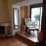 Idyllic Townhouse In Old Town بيت للعطل *