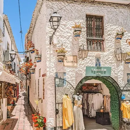 Idyllic Townhouse In Old Town Marbella