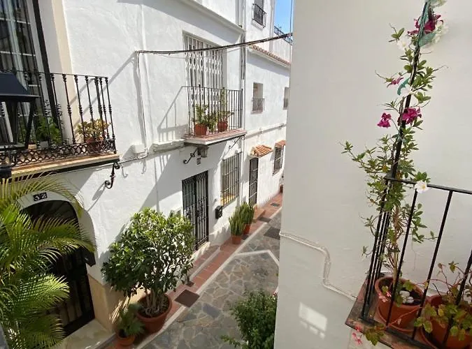 Feriehus Idyllic Townhouse In Old Town *