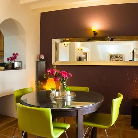 Σπίτι διακοπών Idyllic Townhouse In Old Town